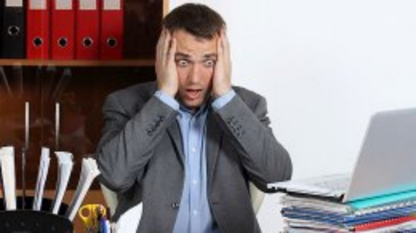 Чиновников будут штрафовать за затягивание выдачи лицензий