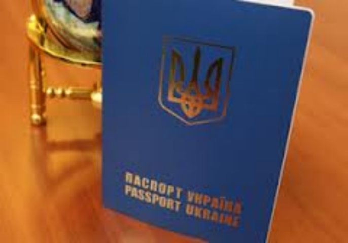 Фирмы-«присоски» продолжают наживаться на оформлении загранпаспортов
