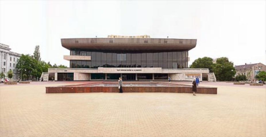 Площадь перед Одесским театром музкомедии отдадут в частные руки. Фото