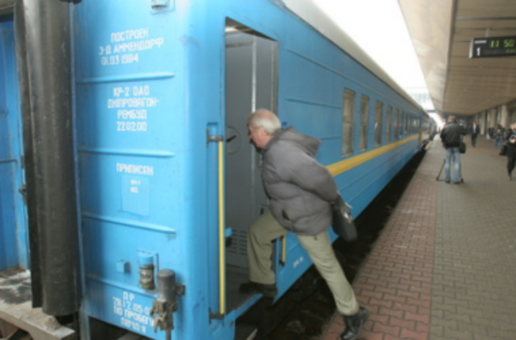 Украинцы стали больше ездить поездами и меньше летать