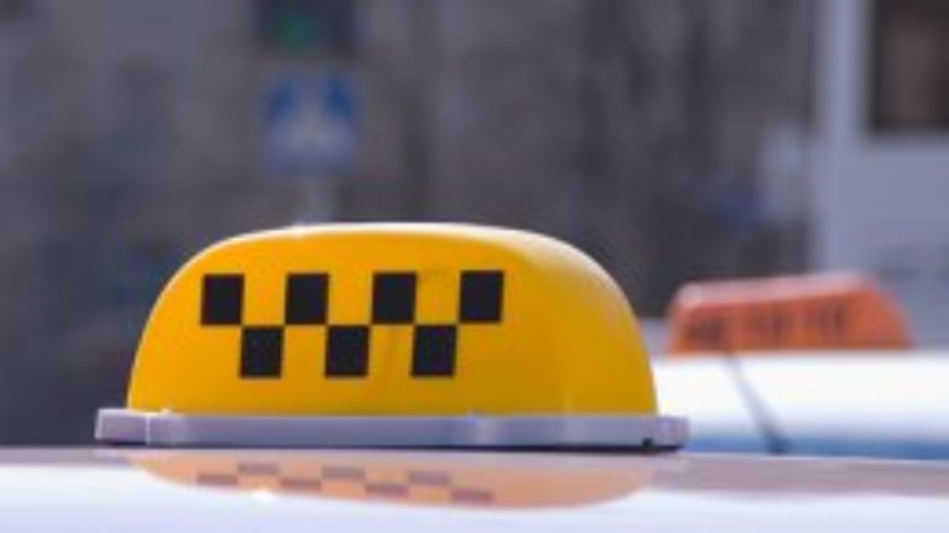 С новым законом проезд в такси подорожает в 2-3 раза 