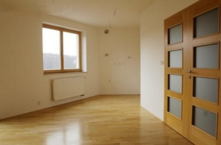 Жителям Донецка меняют старые квартиры на новые