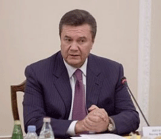 Янукович поручил Вилкулу разработать программу эффективного потребления энергии в ЖКХ