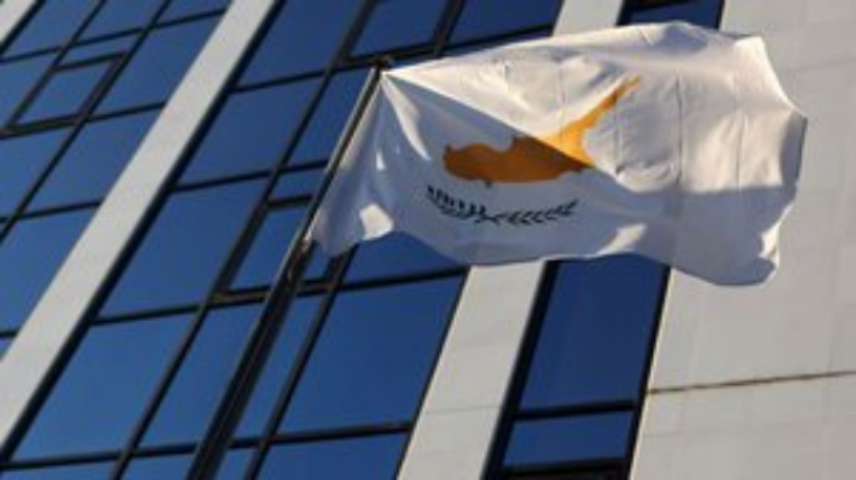 Кипр поднял потолок доступных банковских переводов