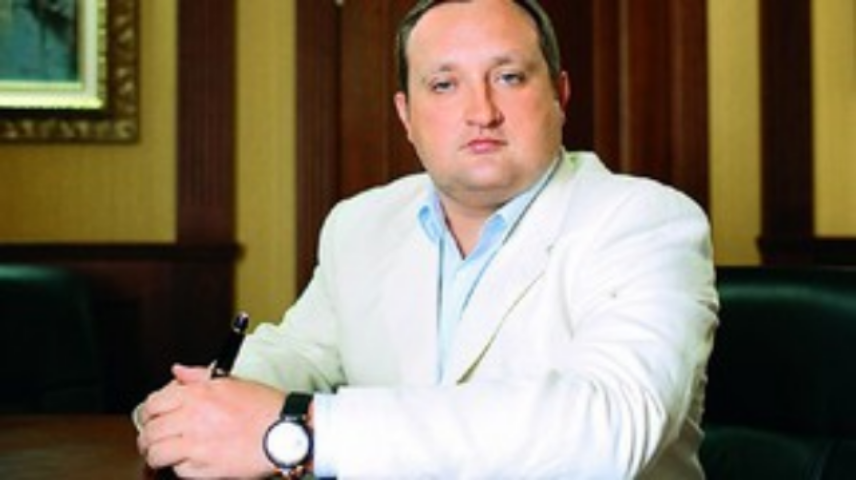 Арбузов обещает развивать экономику комплексно 
