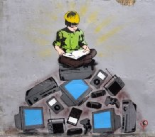 Украинцы бросились получать бесплатное онлайн образование