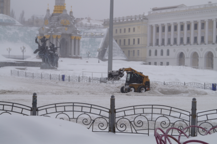 Снежный ступор: почему непогода каждый раз застает Киев врасплох