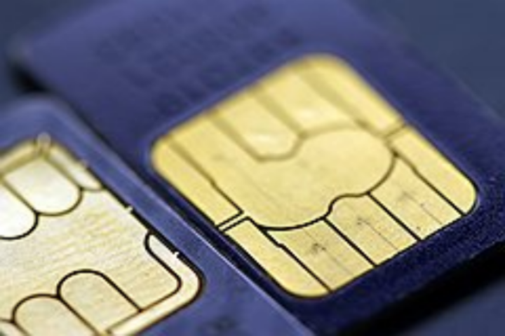В погоне за экономией украинцы скупают телефоны на две SIM-карты