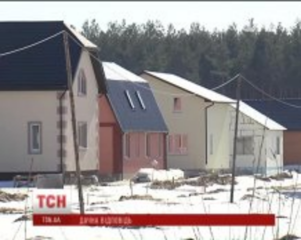 В Киеве в дома обманутых дачников заселяются кочевники