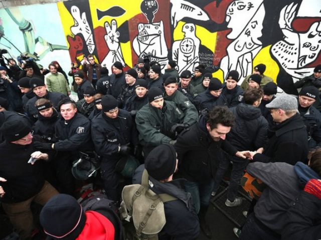 Жители Берлина протестуют против строительства элитного проекта. Фото