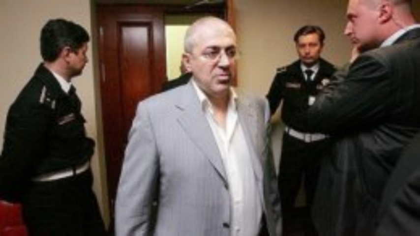 Раздача земли для своих: дочь депутата Киевсовета получила десять соток в Пуще-Водице