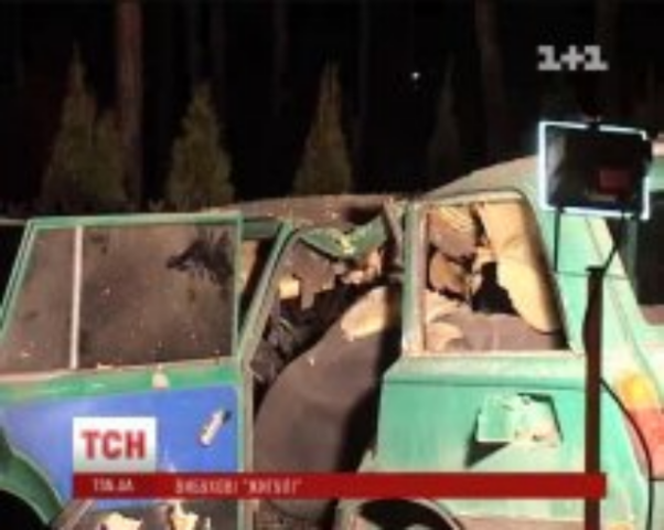 В Киеве авто разнесло взрывчаткой, начиненной гайками