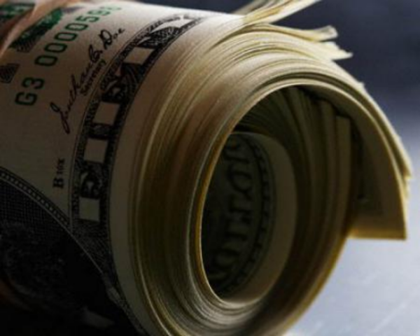 Украинцам могут запретить хранить деньги в валюте