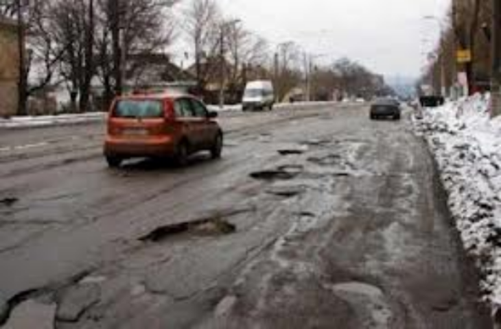 Украинские дороги: ремонтировать или строить новые?