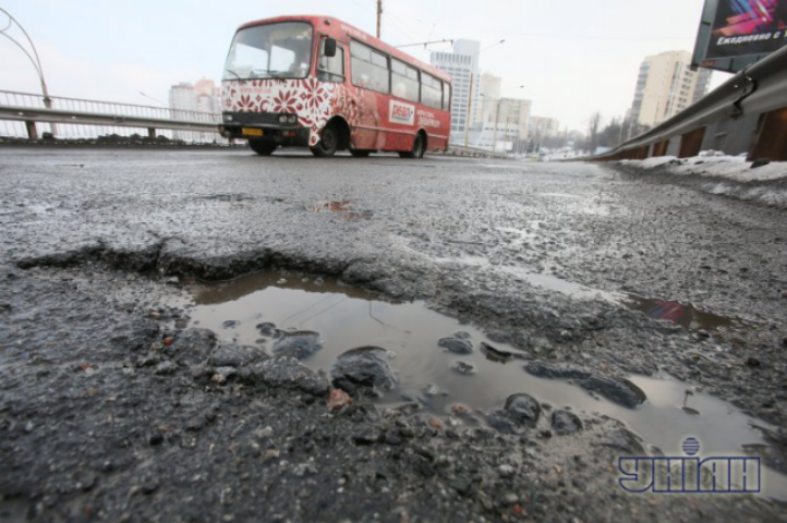 Украинские водители начали забрасывать автодор исками за разбитые машины