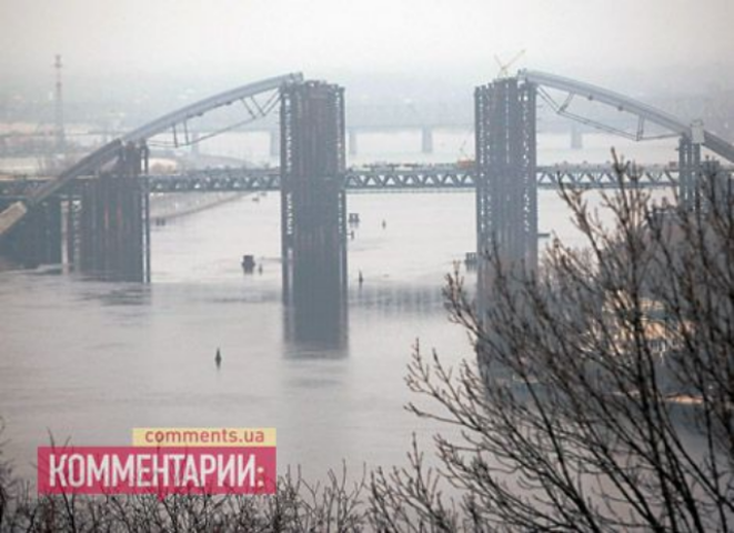 Почтовая площадь важнее моста на Троещину. Фото