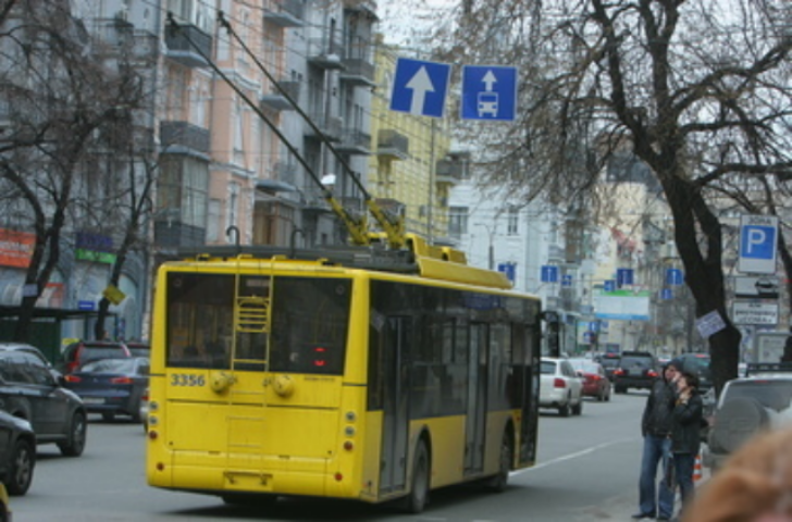 Билет на троллейбус или автобус можно будет купить по "безналу"
