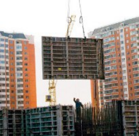 Строительные предприятия в январе сократили объемы работ на 15,2% 
