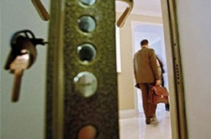 В Донецке мошенники "меняют" квартиры на частные дома