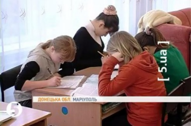 В детдоме Мариуполя девочку хотят отдать усыновителям за границу, чтобы забрать ее квартиру 