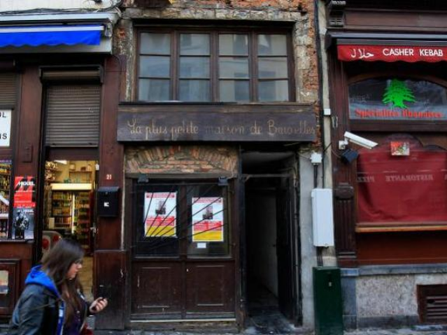 Самый "стройный" дом в Брюсселе выставлен на продажу. Фото