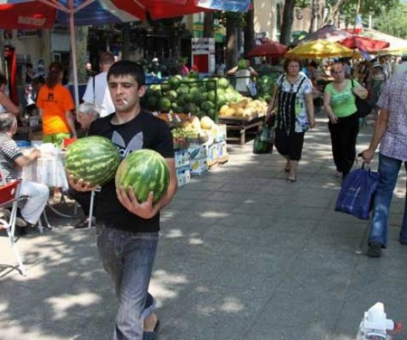 На улицах Ялты уберут пятую часть торговых точек