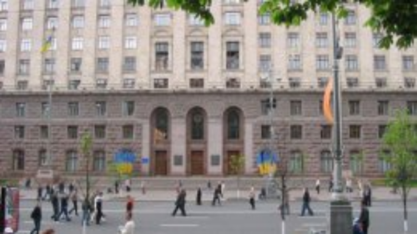Полтысячи активистов под присмотром Беркута блокируют Киевсовет