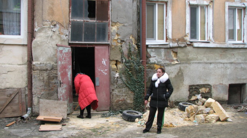 Почему Одесса трещит по швам. Жители: "Ответ один - денег нет"