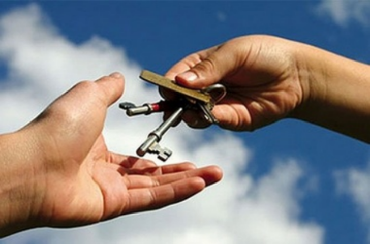 В Крыму квартиры не сдают семьям с котом и молодым одиноким татарам