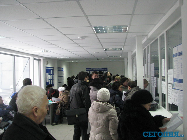 После реформы БТИ люди стоят в очередях с полуночи, а мошенники нашли новый способ подзаработать