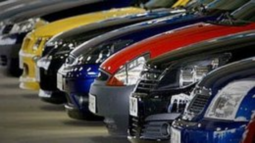 Украинцы отдают предпочтение дорогим автомобилям