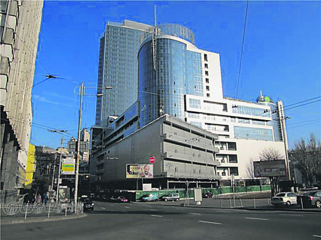 Самые оригинальные новые ТРЦ Киева. Фото