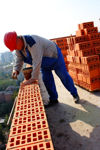 44% новостроек Украины возводят без разрешительных документов