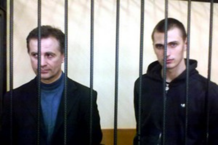 Митингующие в поддержку Павличенко «захватили» памятник под судом
