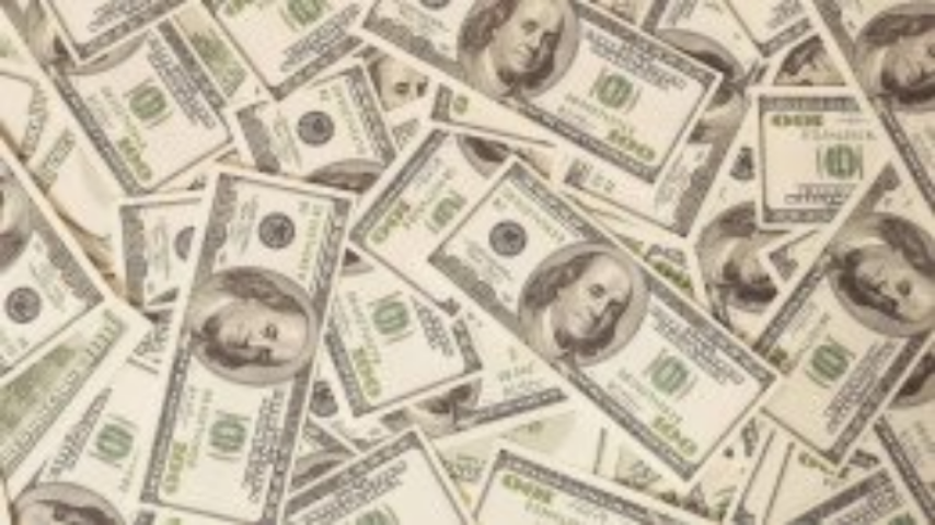 Заробитчане переслали в Украину почти миллиард долларов