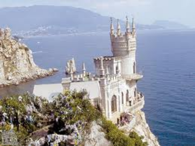 В Крыму в 2012 году отдохнули более 6,1 млн туристов