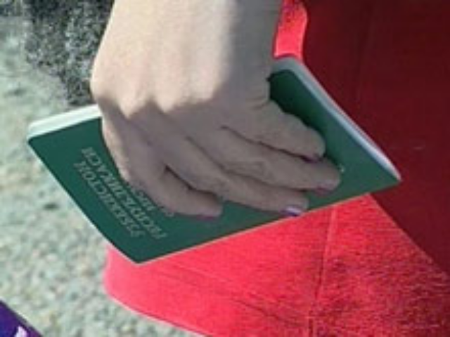 Жительница Петербурга выгодно зарегистрировала в своей квартирке 1000 мигрантов