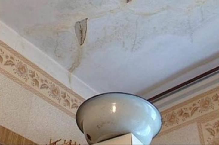 Житель Одессы отсудил 17 тысяч за дождь с потолка