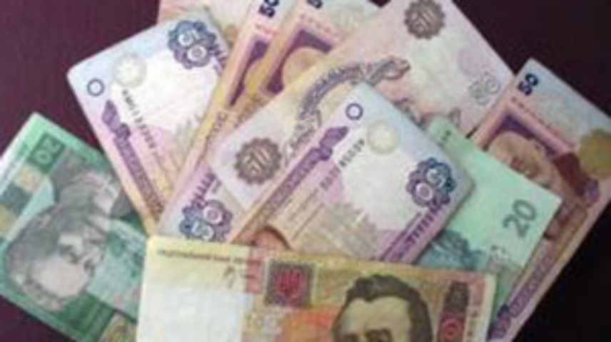 На сколько девальвировала гривна в 2012 году