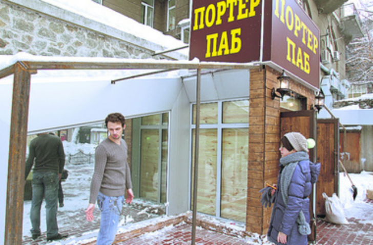 Столичных курильщиков запрут в будках