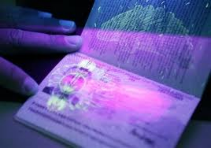 Евросоюз не требует биометрические паспорта для въезда от всех украинцев 