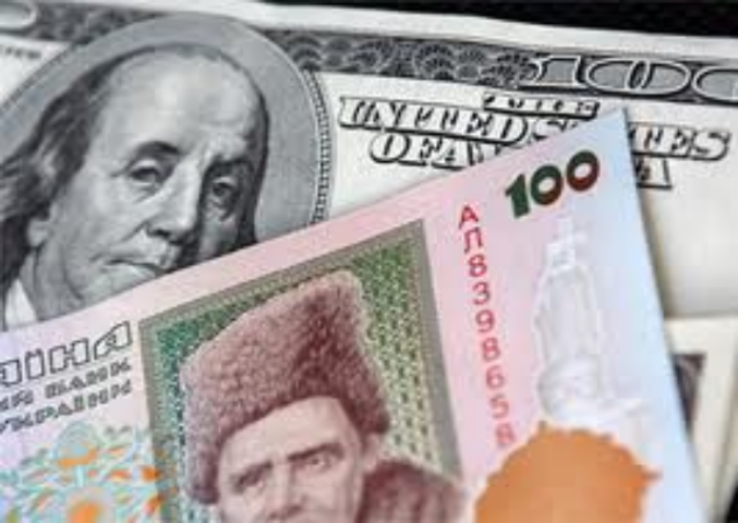 Украинцам стоит диверсифицировать свои сбережения в равных пропорциях между гривной и валютой