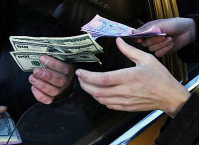 В Нацбанке рассчитывают ежегодно получать от украинцев по $8 млрд