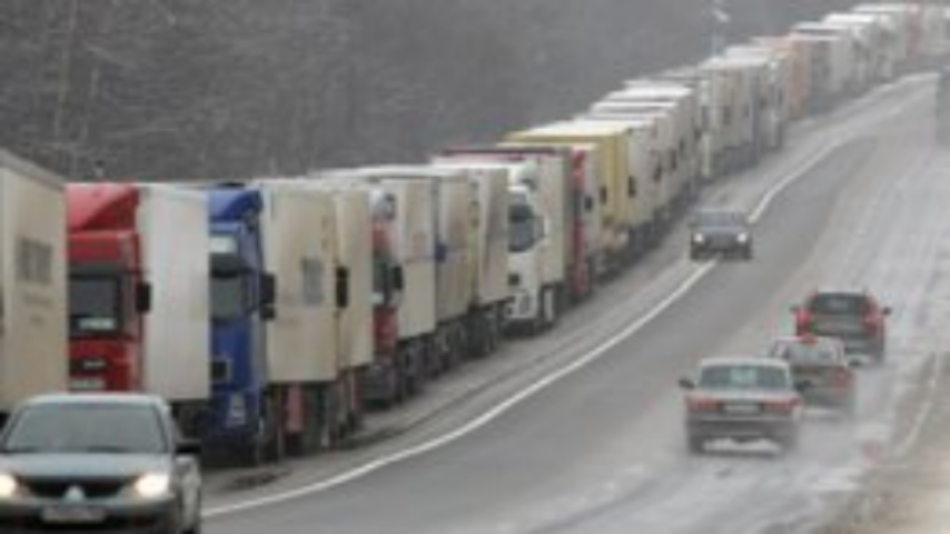 Украинские автоперевозчики встали на границе