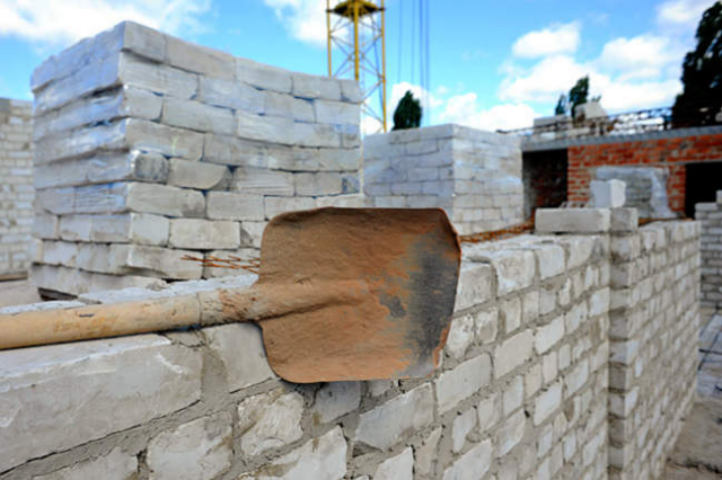 Квартиры в новостройках: безоплатное заделывание трещин