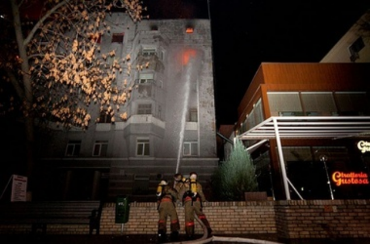 Сгоревший дом на Печерске пытаются отремонтировать