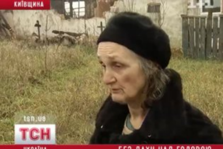 Доверчивая пенсионерка переписала на соседей квартиру и оказалась под забором