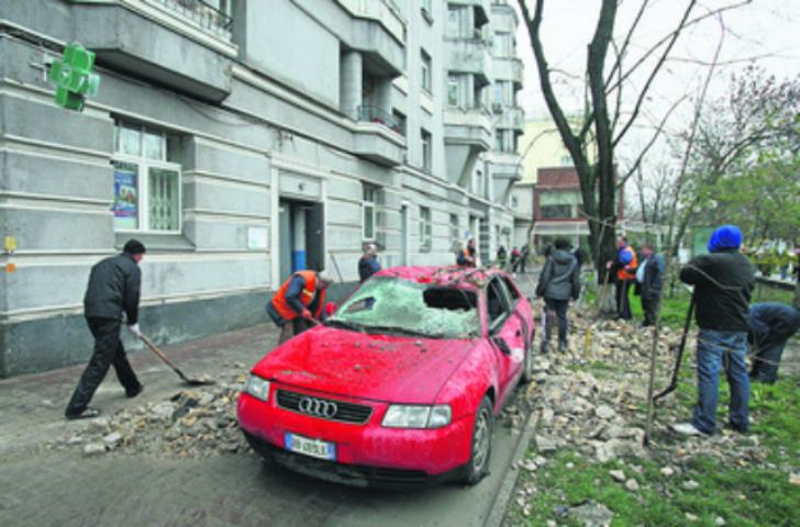 Погорельцы дома в центре Киева: "Вместо потолка — небо"