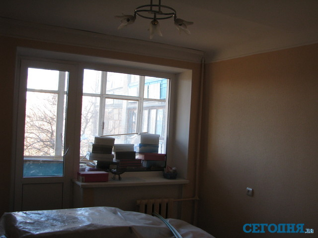 Люди обрели крышу над головой после страшного взрыва в жилом доме в Харькове. Фото