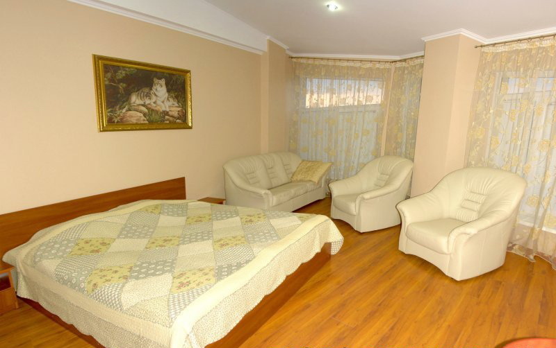 2-комнатная квартира посуточно 62 м², Суховоля ул., 9